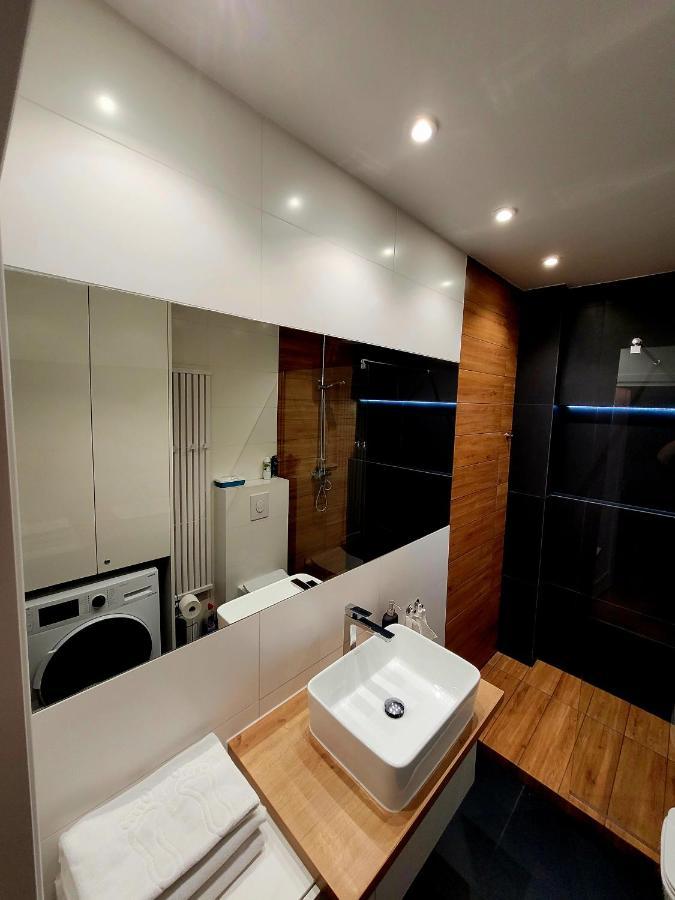 Apartament By The Way Apartamento Breslavia Exterior foto