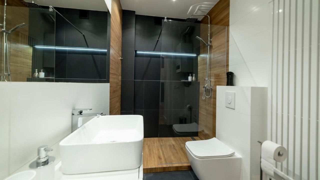 Apartament By The Way Apartamento Breslavia Exterior foto